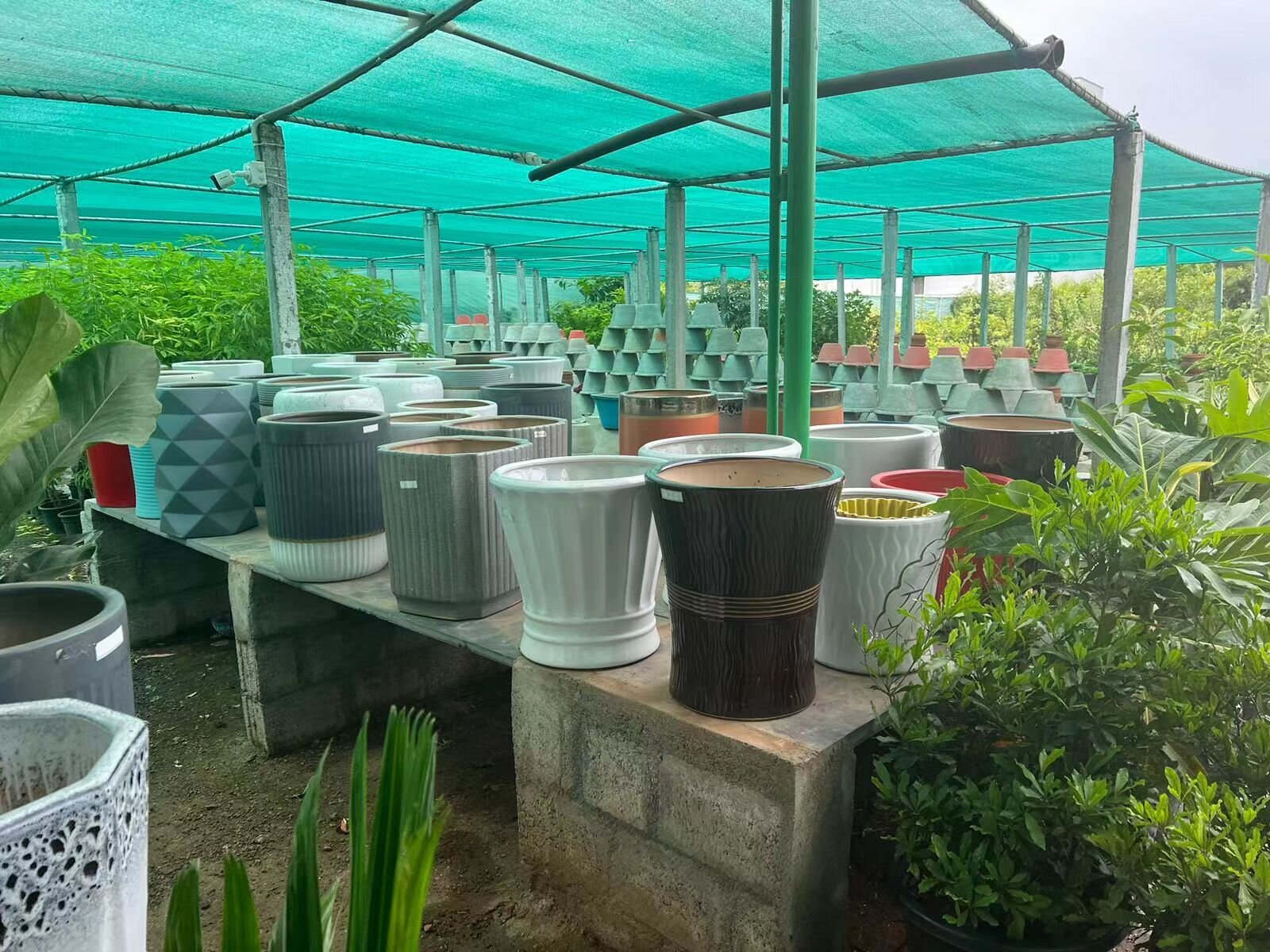 Best seller atlantis rustic ceramic glaze flower pots decor garden supplies clay pottery flower pots planters(1).jpg